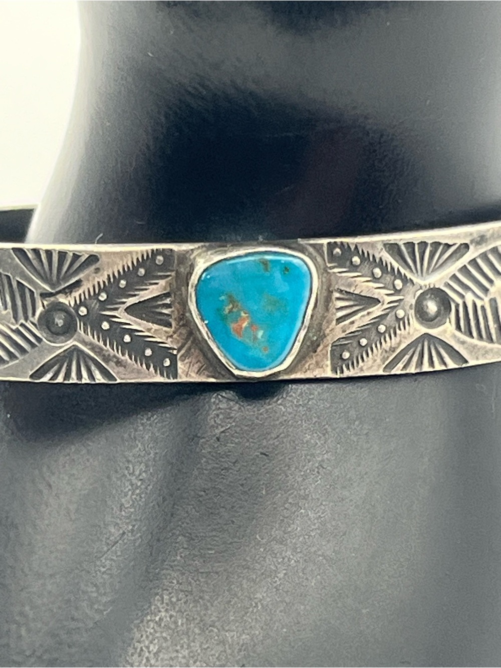 Native American sterling silver hand stamped blue stone vintage cuff bracelet - Picture 3 of 16